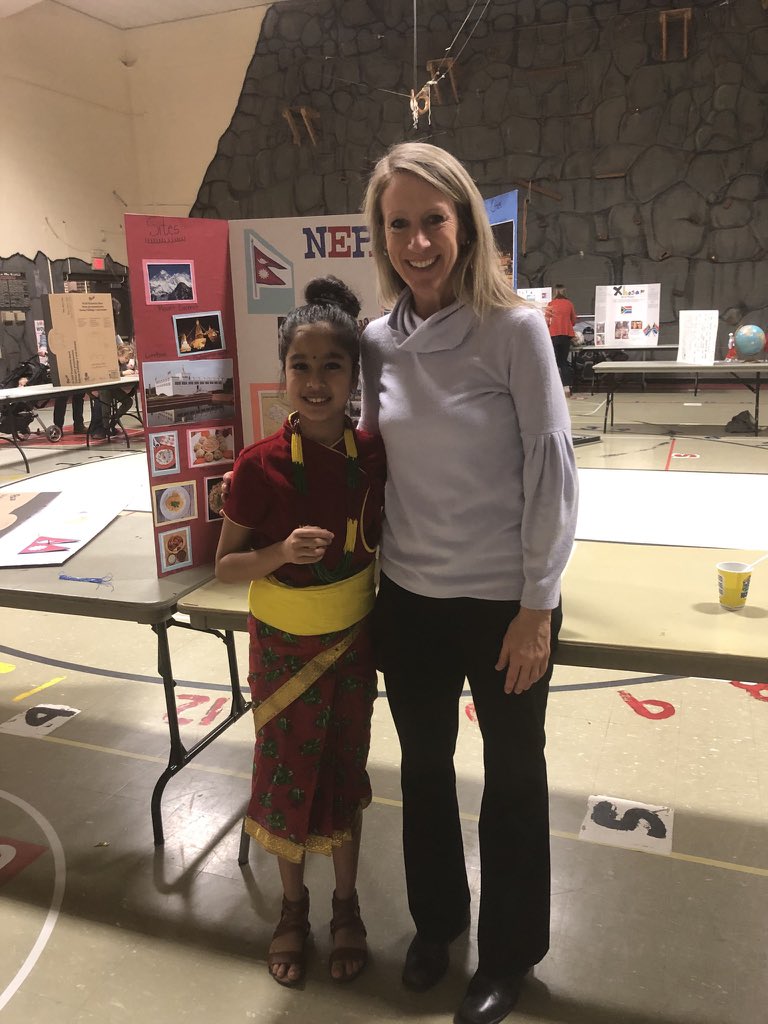 MiniWorldEL's tweet photo. Oh, what a night! So very proud of all the students sharing information about cultures of our world! #oneworldonenight @WoHillsHawkeyes @wcsdistrict @globalWCS #ItsWorthit https://t.co/EQwq9XrOPW