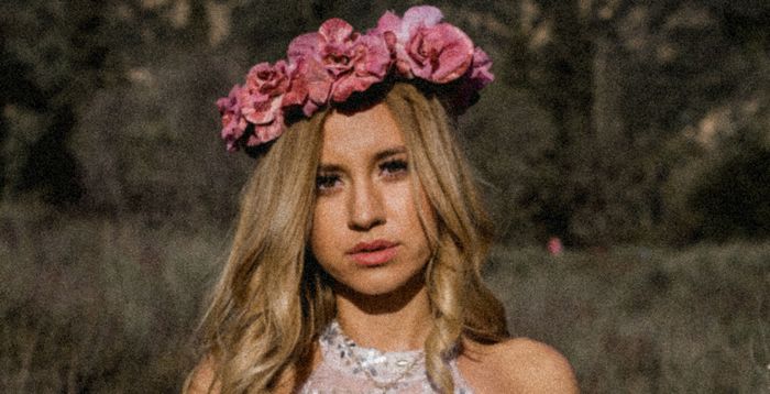 NotYerAvgChick's tweet photo. .@CallaghanBelle fans read my @StarryMag exclusive interview with the #singersongwriter about her debut single #DearDetroit at https://t.co/G2qut6nL1Y! #popmusic #urbanpop https://t.co/RAaEVELWNA