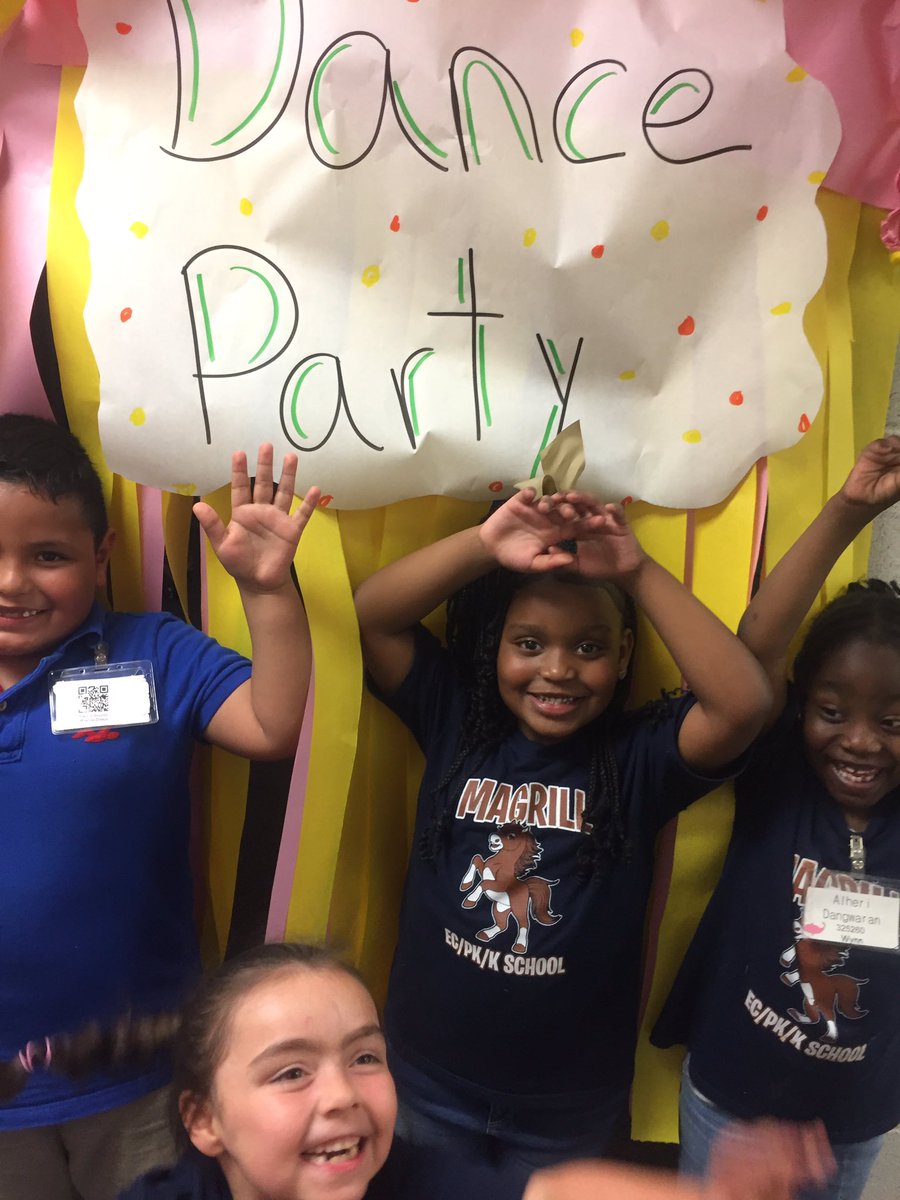 Magrill_AISD's tweet image. Persuasive Writing in action! Ms. Sanchez’s classes persuaded the Principal to let them have a Dance Party! #Allin4Aldine #FunInLearning