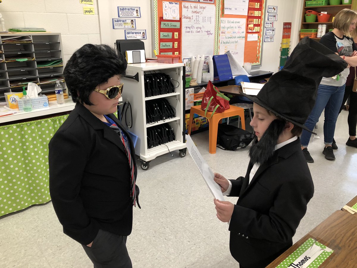 aoachievers's tweet photo. An even stranger “when worlds collide” #secondgrade #biographywriting @ElvisPresley #lincoln @aolets_go https://t.co/N2LEMG6MiE