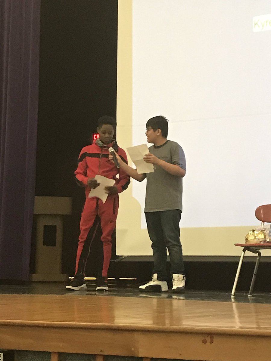 MrsNealGMA's tweet image. “You’re a reader so you’ll be a leader.” It’s a #PositiveRapBattle #7thGradeRocks @VineMSKnox #CommunityMeeting #ProjectU