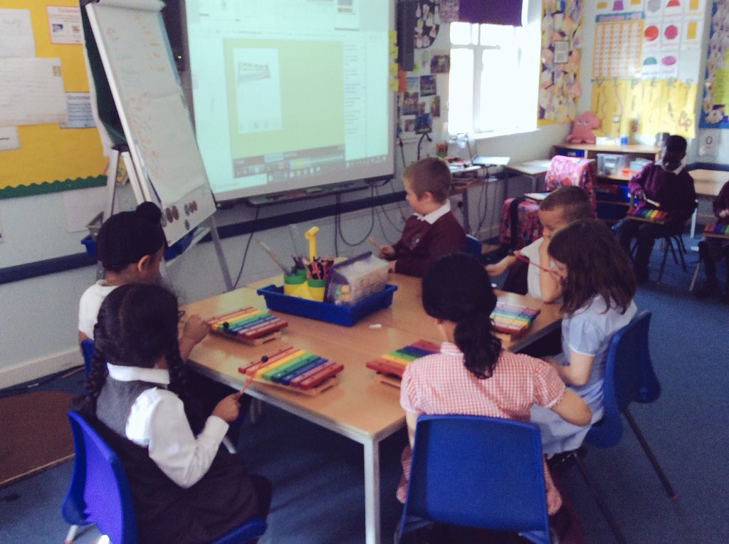 R2PalmerAcademy's tweet photo. Year 2 had such fun learning to play the glockenspiels to the chorus to our friendship song.  #music #BCAE @MissThomassen https://t.co/hIysSpWSo5