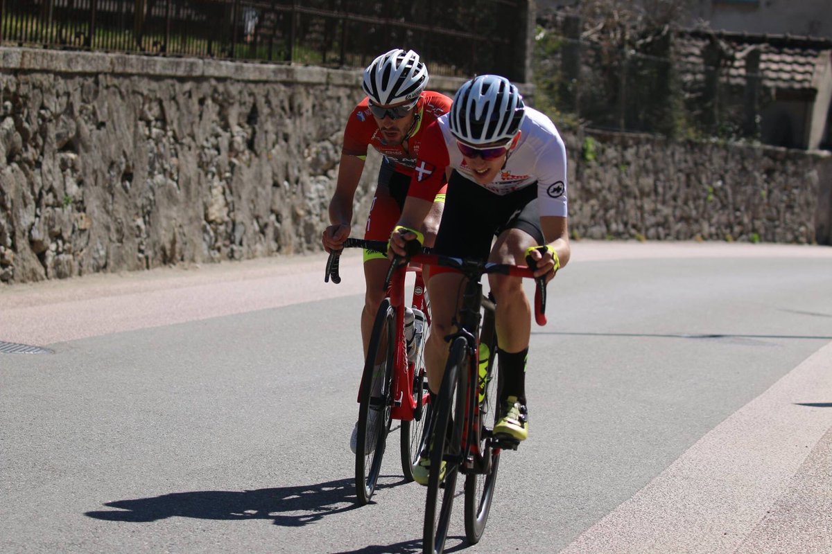 leogiani11's tweet photo. Presentazione Velo Club Mendrisio in vista del GP Ticino che si è corso il 24 marzo. Buona gara con un gran lavoro di squadra e con il raggiungimento di buoni risultati per la società💪🏼🚴🏻‍♂️😋
26ª piazza per me🚴🏻‍♂️🚴🏻‍♂️🚴🏻‍♂️
#scott https://t.co/YtXzNMz0KX