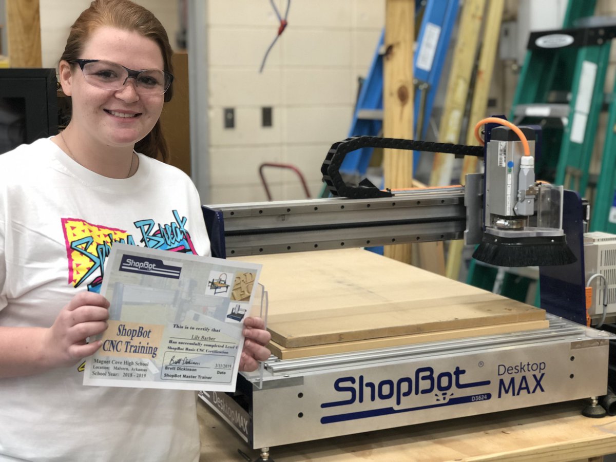 MagnetCoveFFA's tweet photo. Congratulations to Lily Barber for our being out first Shopbot CNC certified student!! @ShopBotTools https://t.co/6XFIpU6rdY
