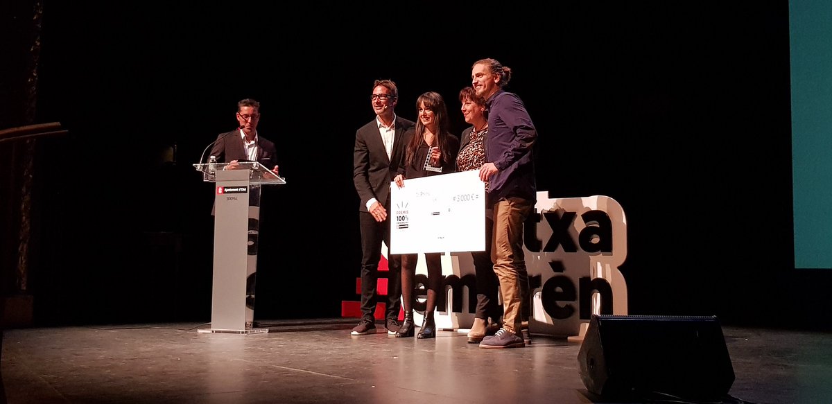 Olotuit's tweet photo. Bassegoda Grup, @exo_surf i Òria Cosmètica Natural i Artesanal han estat els projectes guardonats a la 6ª edició dels “Premis 100% Emprenedors”. L’acte ha estat la cloenda de #GarrotxaEmprèn que durant 2 setmanes ha programat una 30a d’activitats #Olot #Garrotxa @EmpresaDinamiG https://t.co/6O4Bl6eKcp
