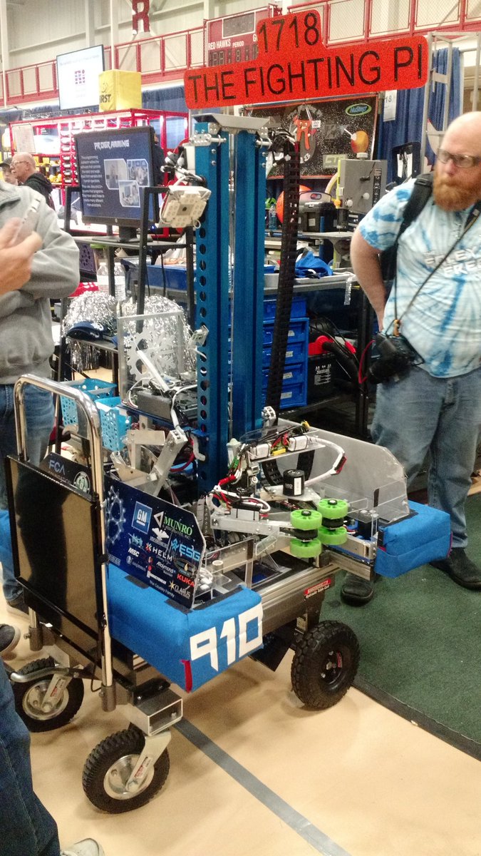 FRC910's tweet photo. Qualification 28: The Foley Freeze filled a rocket, but lost 75-54. We rank in the the top five!❄ #OMGrobots #DestinationDeepSpace #FRC910 https://t.co/5RtyRj5NUc