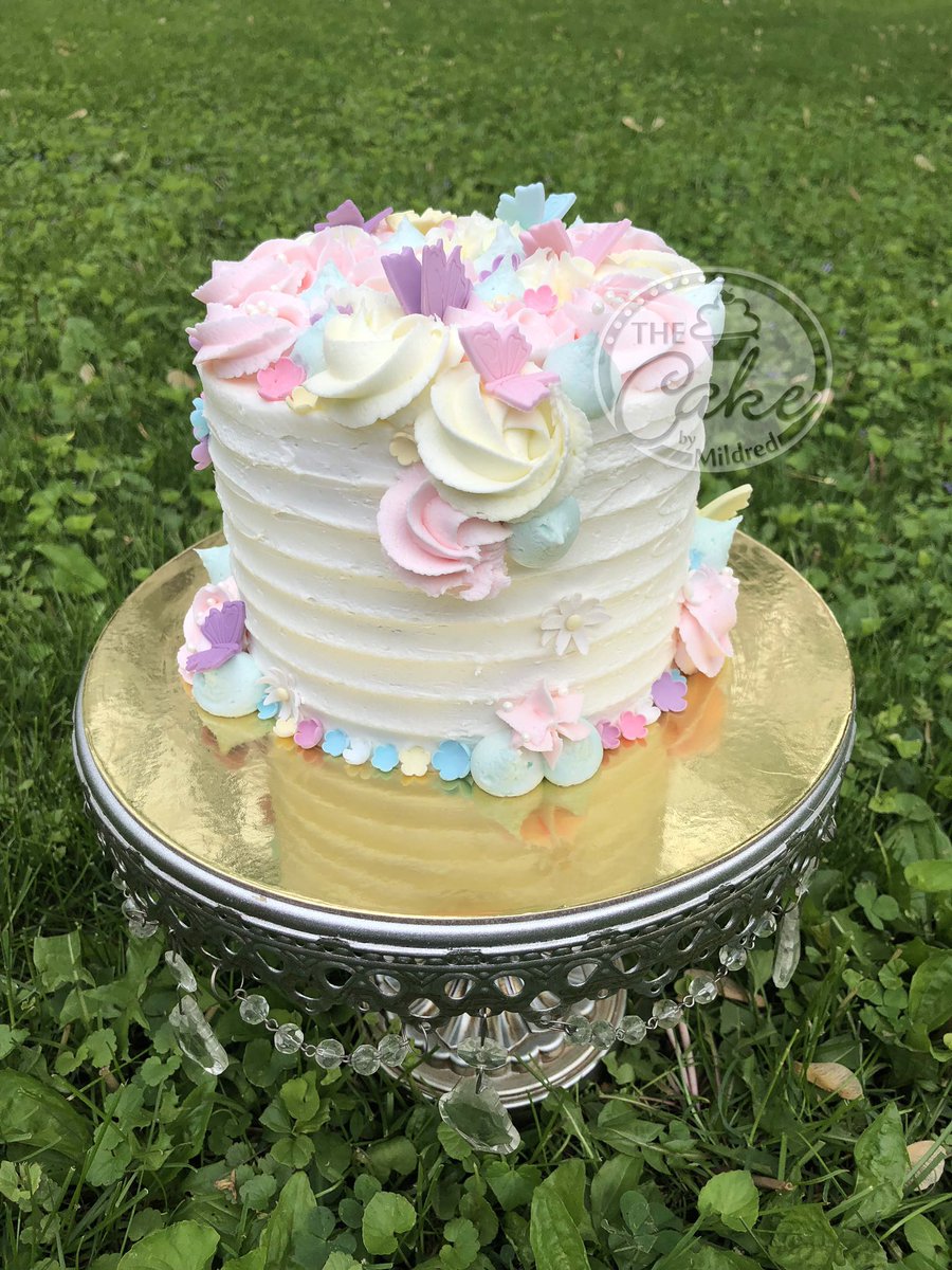 TheCakeMildred's tweet photo. #buttercream cake https://t.co/pK1mYYbeUG