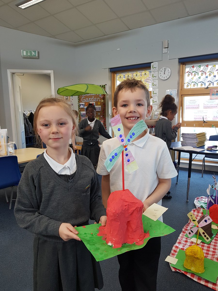 Windmill2J's tweet photo. 2J have worked hard to design and make windmills as part of their DT project. Well done everyone for such creativity and collaborative working 👏 #MusicFederation https://t.co/QjGhamkntb