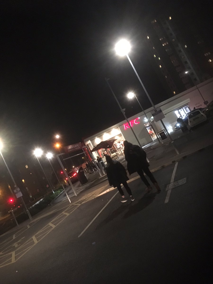 pac_cic's tweet photo. The teams been out tonight on #thestreets of #Hyde and #Hattersley working with #Youngpeople talking all things #asb #sexualheath and #knifecrime. #interventions #onthespot #youthwork #whereitsneeded #consistency #positiverelationships #Tameside #Manchester https://t.co/JNQ4Kd4PiB