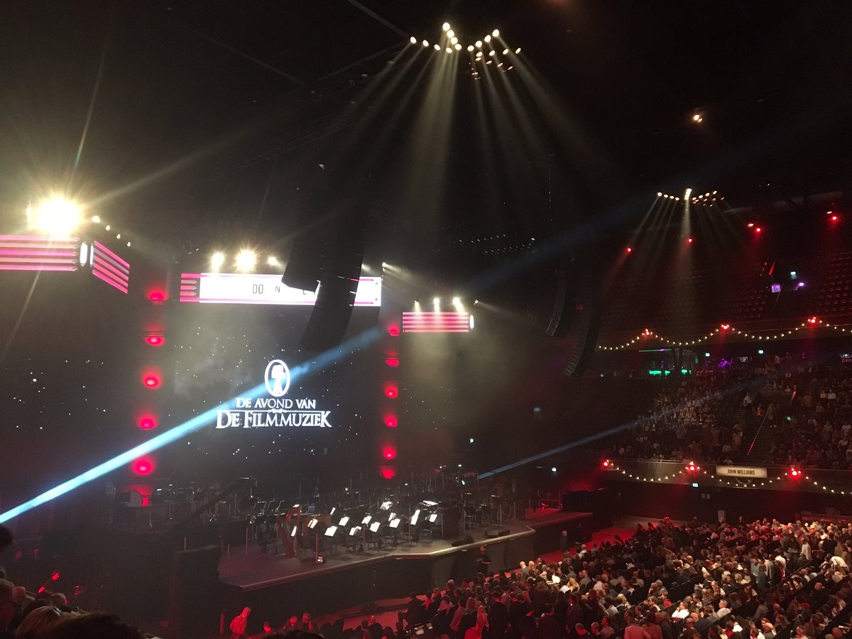 DrVideoChannel's tweet photo. Listening to my favourite movie music at the Night of the Film Music! Got welcomed by one the most legendary theme songs #Rocky !! Whats your favourite movie theme? 

#avdf #avondvandefilmmuziek #ziggodome #moviescore #soundtrack https://t.co/00a2I9MVIP