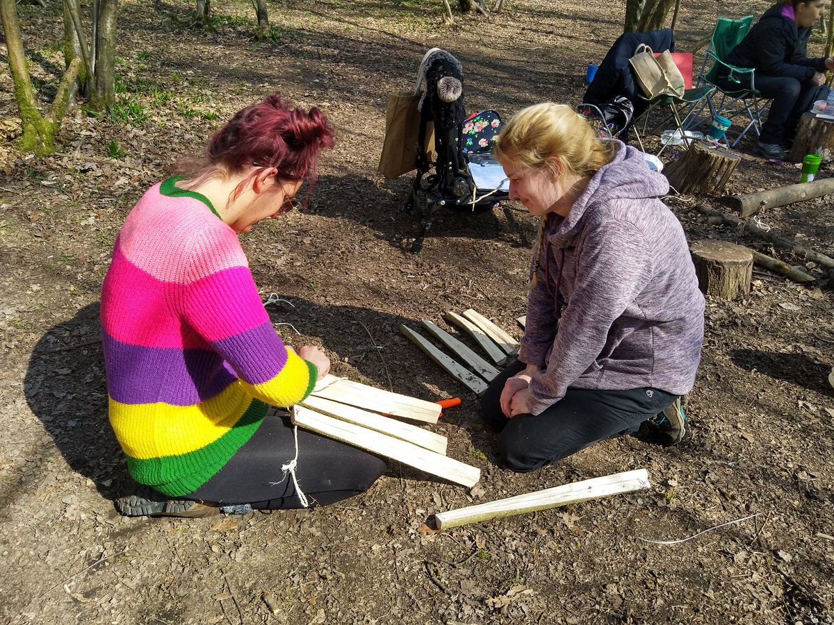 muddypuddleclub's tweet photo. The woodland was alive with busy and hardworking treecreepers, nuthatch, blue tits, wood peckers and trainee Forest School leaders today. #forestschool @Natures_Voice @RSPB_Learning https://t.co/pyavMYjpNJ