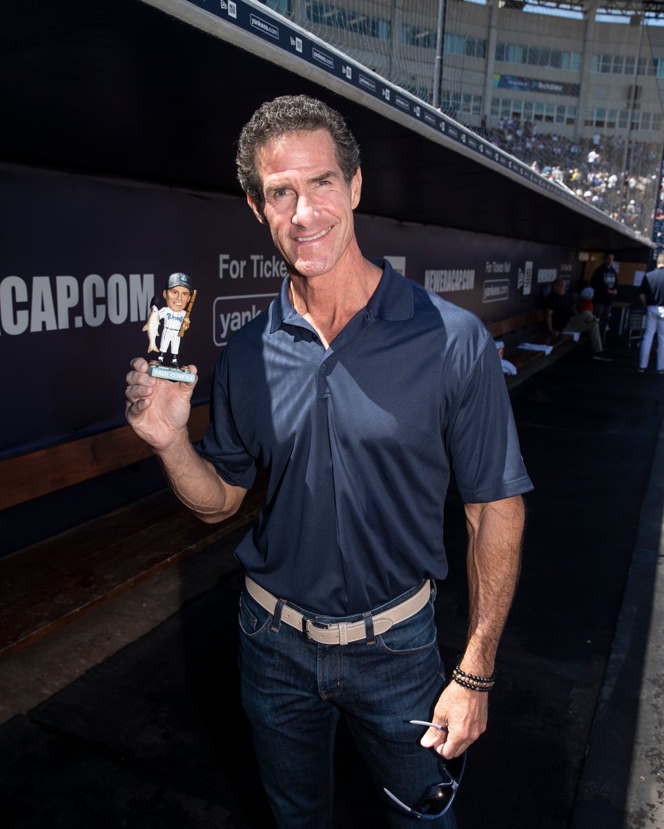 Here's a picture of Paul O'Neill holding a Paul O'Neill Bobble Head.........Happy Friday! #SplashFromThePast | 📸: @Mark_LoMoglio
