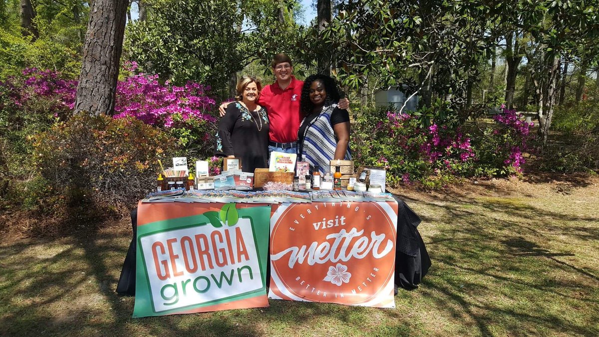 VisitMetter's tweet photo. We are proud to promote Metter at the Georgia on my Mind Day at the Georgia Welcome Center on Highway   301. We love our state partners! 🍑 https://t.co/oNtuTup5zz