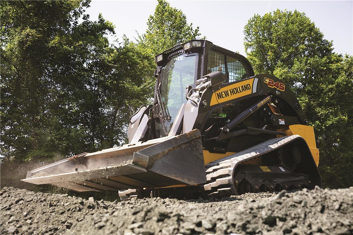 Check out the C245. It’s New Holland’s biggest compact tractor loader yet, with 4,500 pounds rated operating capacity for your most demanding jobs.
bit.ly/C245_MM
