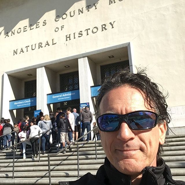 antoniosacre's tweet image. Field trip to the illustrious @nhmla! Fun AND educational. Although...when the kids were playing #hideandseek in the gem vault and the security guard asked who was the chaperone, I may or may not have denied that I was partially responsible. #dadfail #do… instagram.com/p/Bvm0djZAOAw/
