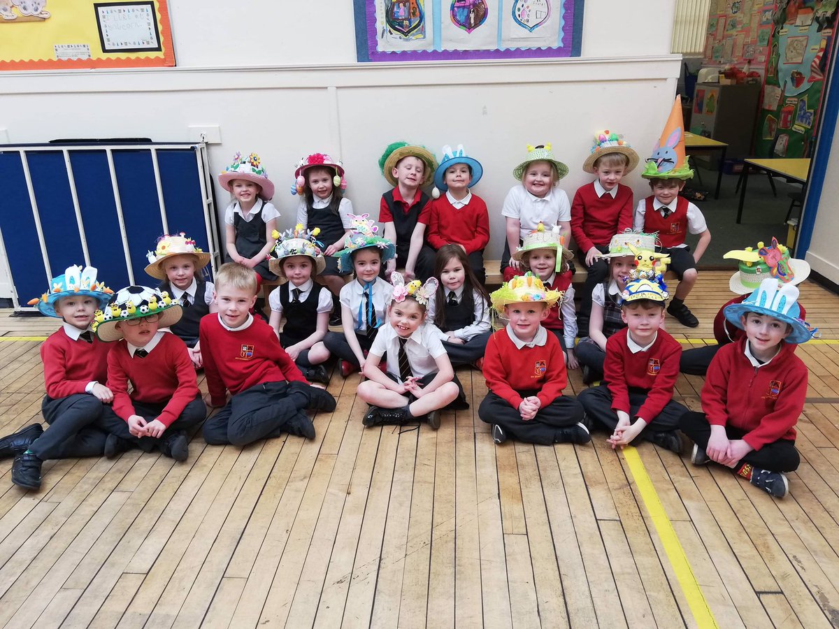 AyrGrammar's tweet photo. Lots of fun this afternoon showing off their #easterbonnets #infantclasses #Easter #holidays https://t.co/IKoV2JPQZi