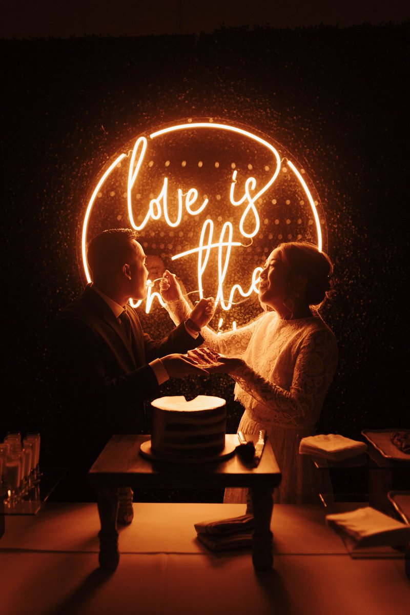 Savoring the sweet moments. New blog post up featuring this @hangar21venue wedding.
jayscatering.com/blog/a-glowing…

#cakecutting #weddingcake #weddingvenue #californiawedding #theknot #weddingdetails #newlyweds #junebugweddings #justmarried #igfood