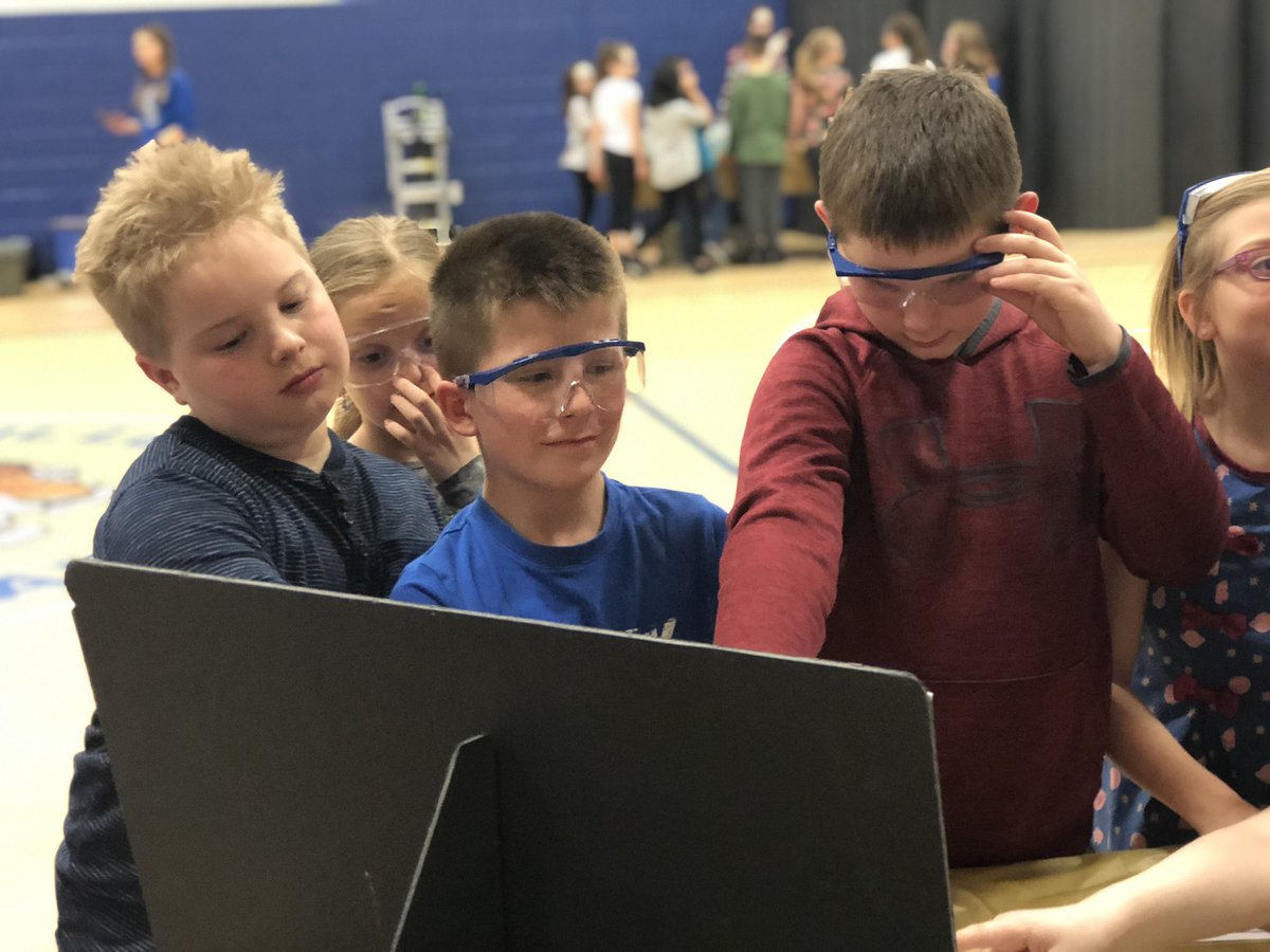 lawrenceky_cao's tweet photo. A phenomenal day of hands on science learning at PES! Thanks to the Kentucky Science Center, Mrs. Davis for organizing, the faculty and staff for the hospitality room, and our wonderful parent volunteers. #paintsvilleelementary #nationalblueribbonschool #Doscience #Kyscience https://t.co/cnwHQD6zHx