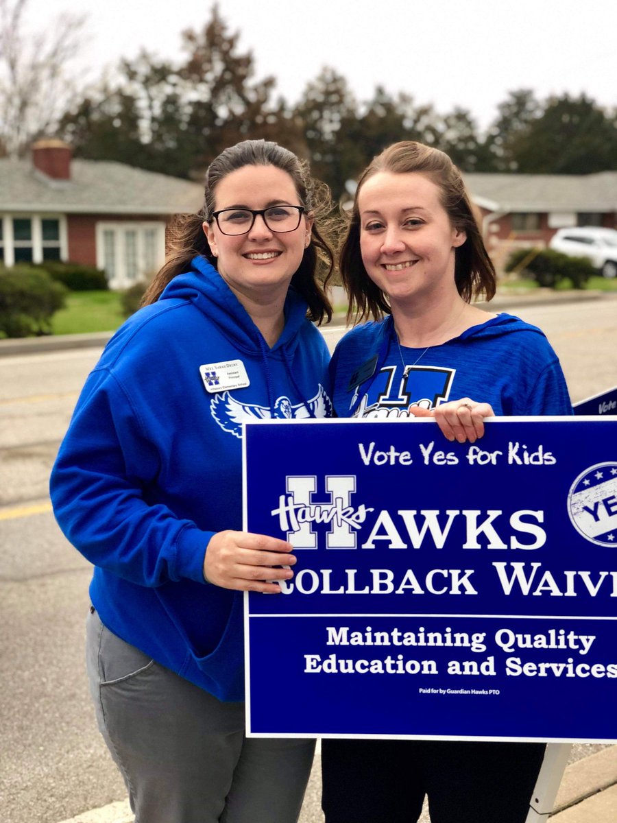 HawksRollback's tweet photo. #hawksrollback 
#VoteYesforKids 
Paint the Town BLUE 💙 https://t.co/TVAizUbvKt