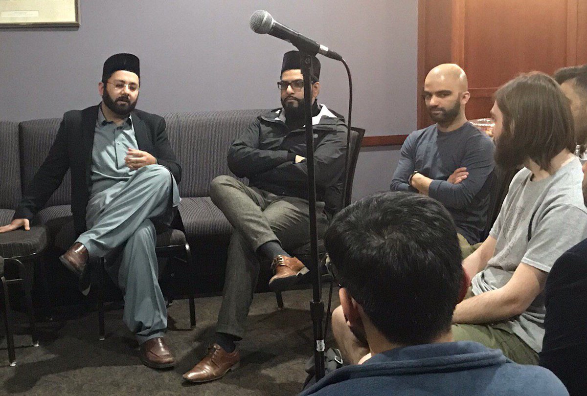 MuslimYouthUSA's tweet photo. Our brothers @MKASilverSpring hosted a #MeetAMuslim event at @UofMaryland. They covered a variety of topics, including explaining the concept of #Jihad, which by the way means to “struggle.” Guests were happy with the event and gave positive feedback. #WhatMuslimsDo #MuslimYouth https://t.co/eerOSLVCpp