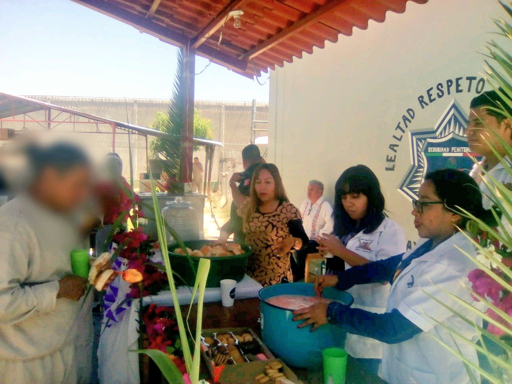 SprsGobOax's tweet photo. Reforzando la #Cultura y la sana convivencia entre las Personas Privadas de Libertad del #CREPPSI, disfrutaron del tradicional día de la #Samaritana. https://t.co/3JZBUff8Mj