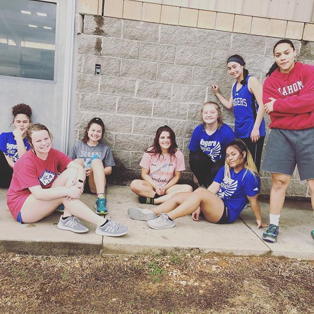 mountierunning's tweet image. Lady Mounties putting in the extra work. Thx Coach Cole for the tough workouts! ift.tt/2WzwZwU