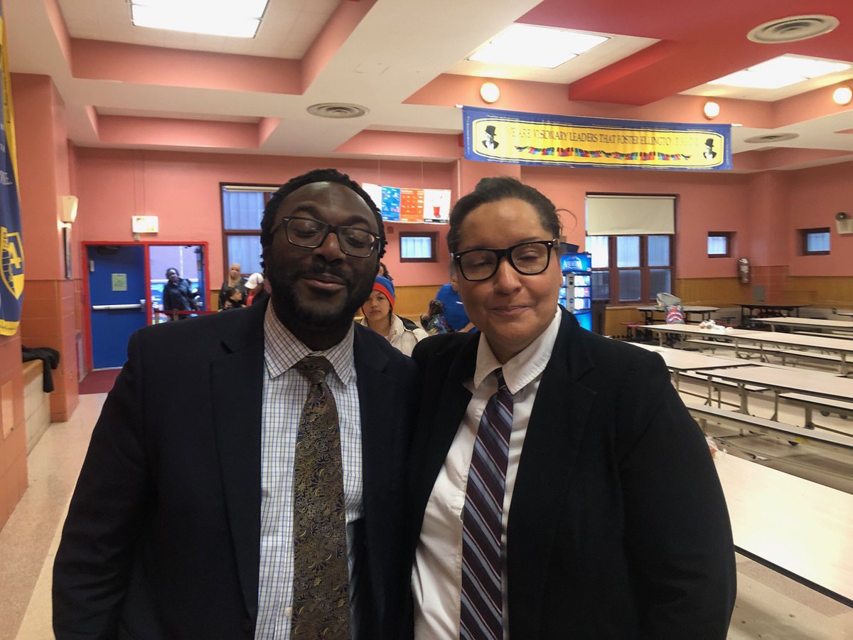 PS4_Ellington's tweet photo. Principal Stevens and his twin, Assistant Principal Martin on TWIN DAY!  What a wonderful way to celebrate school spirit.😊 https://t.co/Eq46wHLkv5