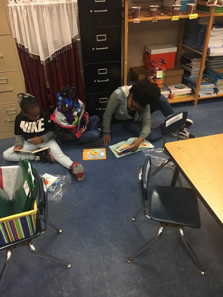 Reading Buddies with <a href="/WillistonTigers/">Williston Tigers</a> and  <a href="/gregory_elem/">The International School at Gregory</a>  = best start to Fridays!  <a href="/RonnieVillines/">Ron</a> <a href="/Jill713/">Jill Larson</a> <a href="/kclark166/">Kim Clark</a> @MacELA24 <a href="/heatherbmaguire/">Heather Maguire</a> <a href="/NewHanoverCoSch/">New Hanover County Schools</a>