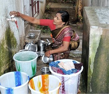 jayantabhatta_'s tweet image. Do we know, why a section of #Indianmiddleclass always demand for the increase of their own remuneration, but, react adversely, when the same demand is made by a much poorer #domesticworker ?