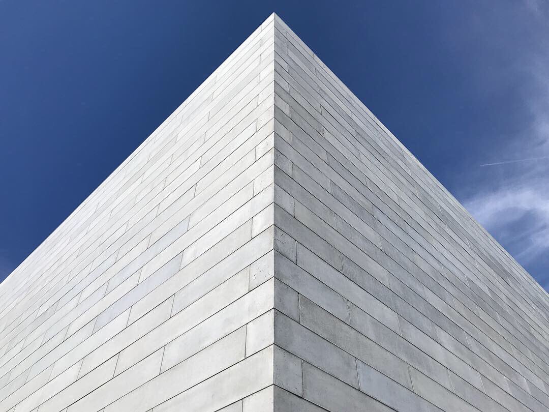 radadammarcus's tweet photo. The spectacular new Pavilions at @GlenstoneMuseum, designed by Thomas Phifer and Partners in Potomac, Maryland. Landscape by PWP Partners.
#architecture #potomac #maryland #glenstonemuseum #thomasphifer #precast #concrete #rainscreen
https://t.co/aSGgVhOIBr https://t.co/O4MilylCy3