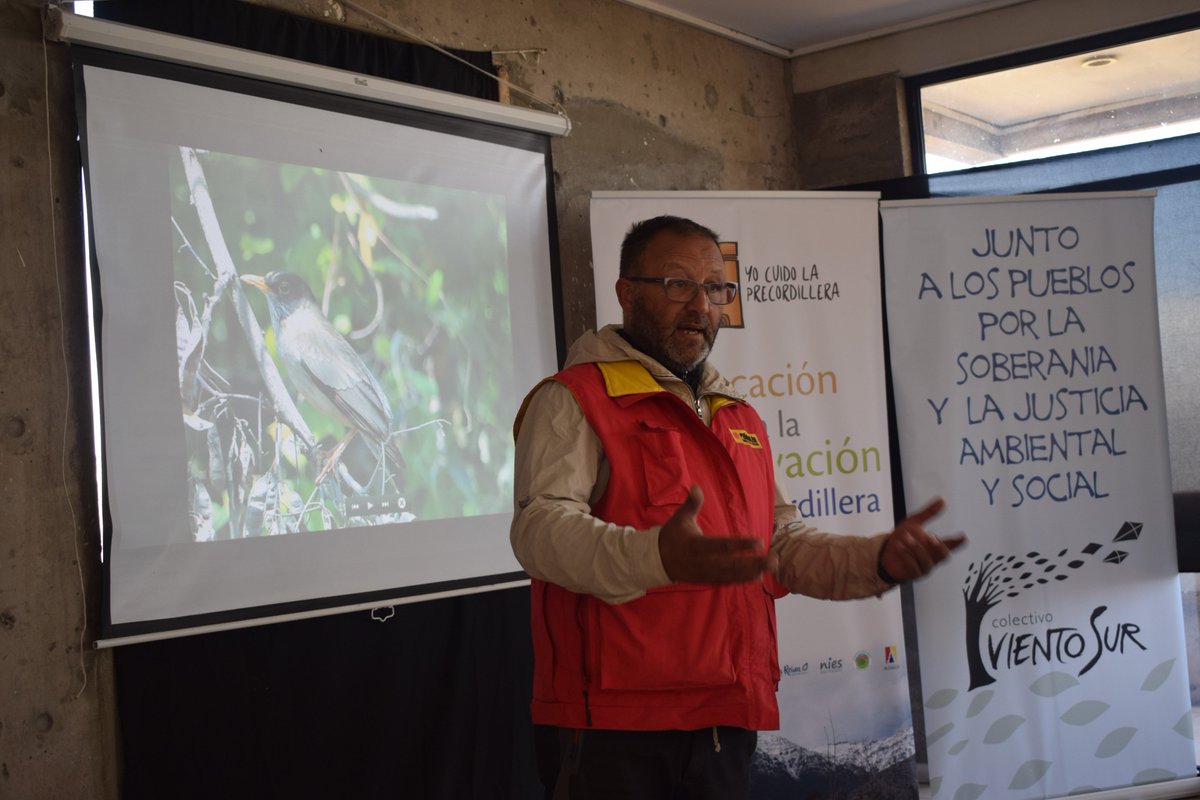 MMAMetropolitan's tweet photo. 🌳 Seremi @Ribolt encabeza cierre de #FPA “Yo cuido la Precordillera" de @MuniLaReina y @penalolen y otras organizaciones civiles y educacionales preocupadas de difundir el valor ambiental de los Parques #Mahuida y #QuebradaMacul lo que quedó plasmado en #GuíaHistoriaNatural 🌎 https://t.co/D5bKwF4bGb