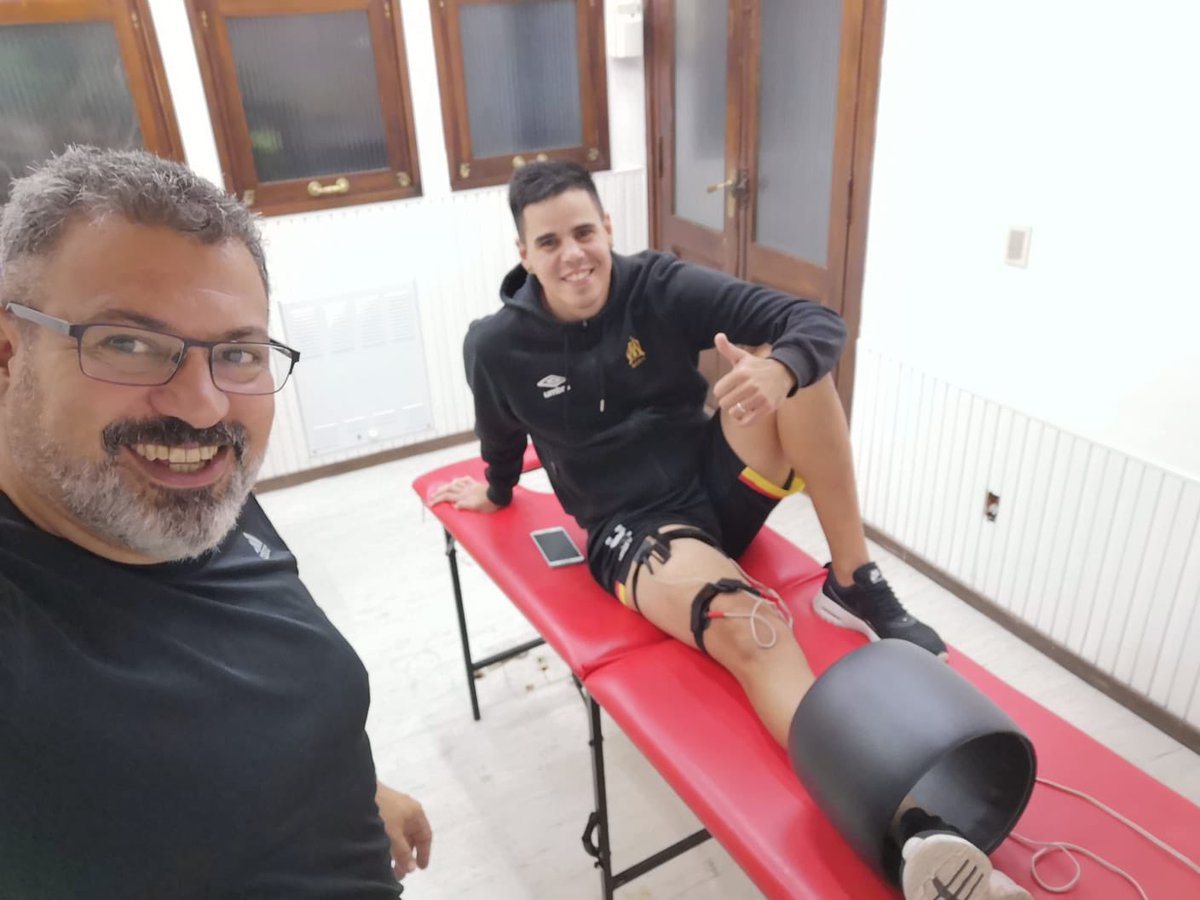 •CONTANDO LOS DIAS•

Saludamos a nuestro histórico jugador Claudio Charamello el cual continúa trabajando para recuperase luego de haberse roto el tendón de Aquiles, le deseamos una pronta recuperación y vuelta a las canchas.