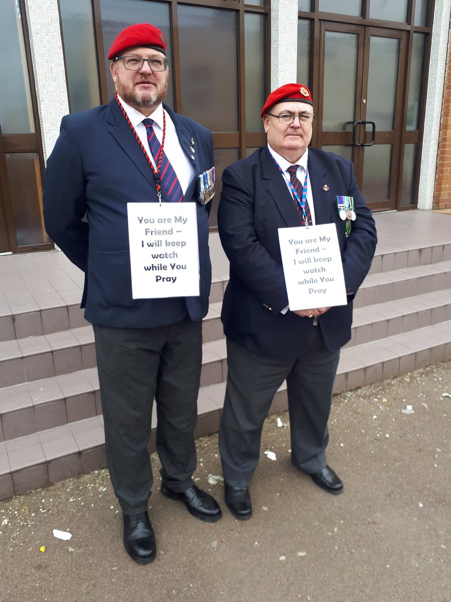Gloucester mayor Joanne Brown, consort David Brown and Gary and Simon from the Royal British Legion standing in solidarity with the Muslim community outside the mosque in Gloucester today after the Christchurch terrorist attacks a fortnight ago. Love not hate. 🤗🙏❤