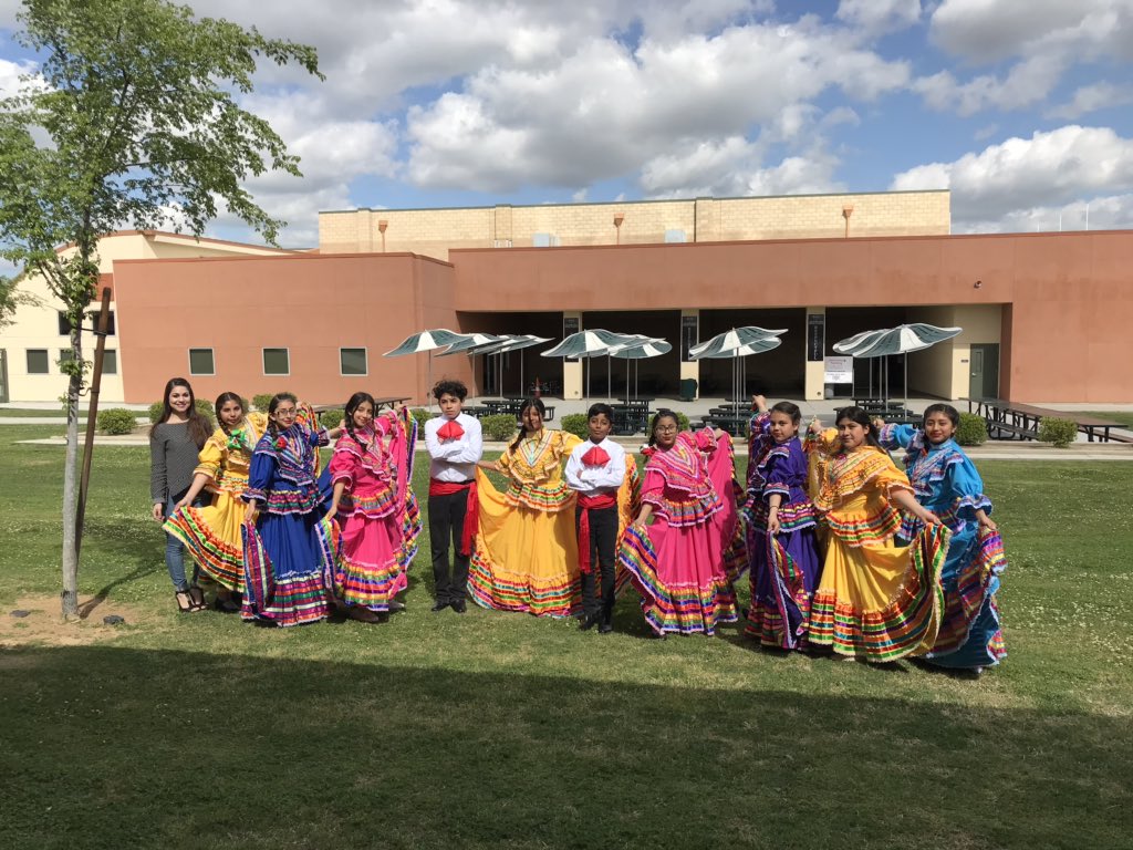 Cato Folkloric Students with Ms. Arteaga