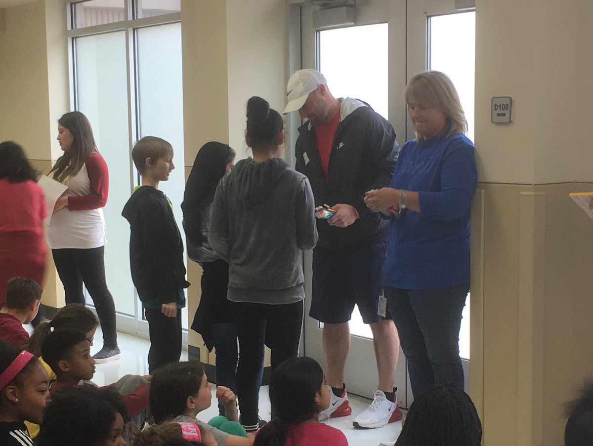 msgoldsticker's tweet photo. What a fun surprise! @RBrex34 came to help celebrate our 5th graders’ hard work! Thank you for reminding us what can be accomplished through hard work and determination. @Patriots https://t.co/VPcYMcy2pb