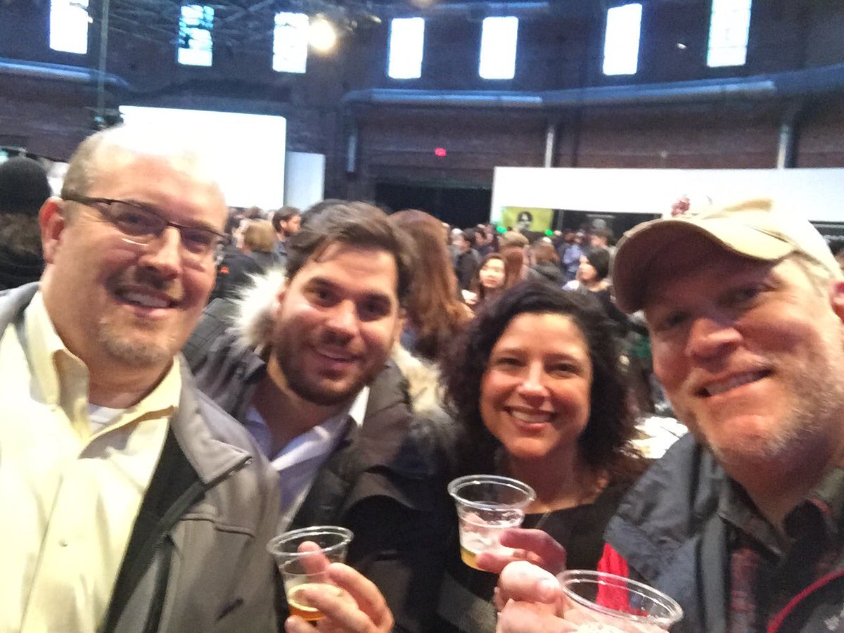 fortworthgus's tweet photo. Enjoying beer and cheese ked! #dcbcheese 🍺 🍻 🧀 https://t.co/crOBSLRDzQ