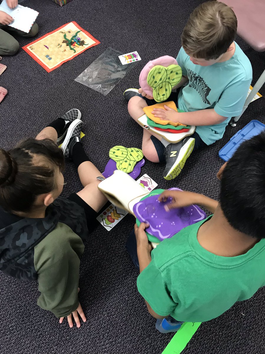BarrieFitz1's tweet photo. Celebrating Lobo day of play #GSDP2019 #clarlobowolves https://t.co/kAtSC6A3bt