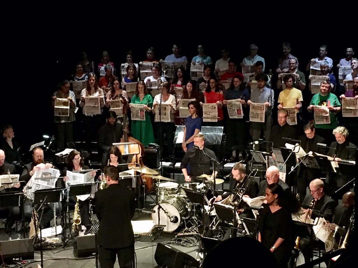 helenjerome's tweet photo. UNITED STATES 👍 OF MUSIC
Loved @matthewherbert’s timely #TheStateBetweenUs @royalcourt with @brexitbigband 🎷🎺 plus @ESMERALDAmusic leading the huge choir 🎶 from UK and Europe united by melody - and featuring @rahelonline’s glorious vocals 🎤
#paperplanes 💨
#rippingpaper 🗞 https://t.co/w1Hd2a8Jec