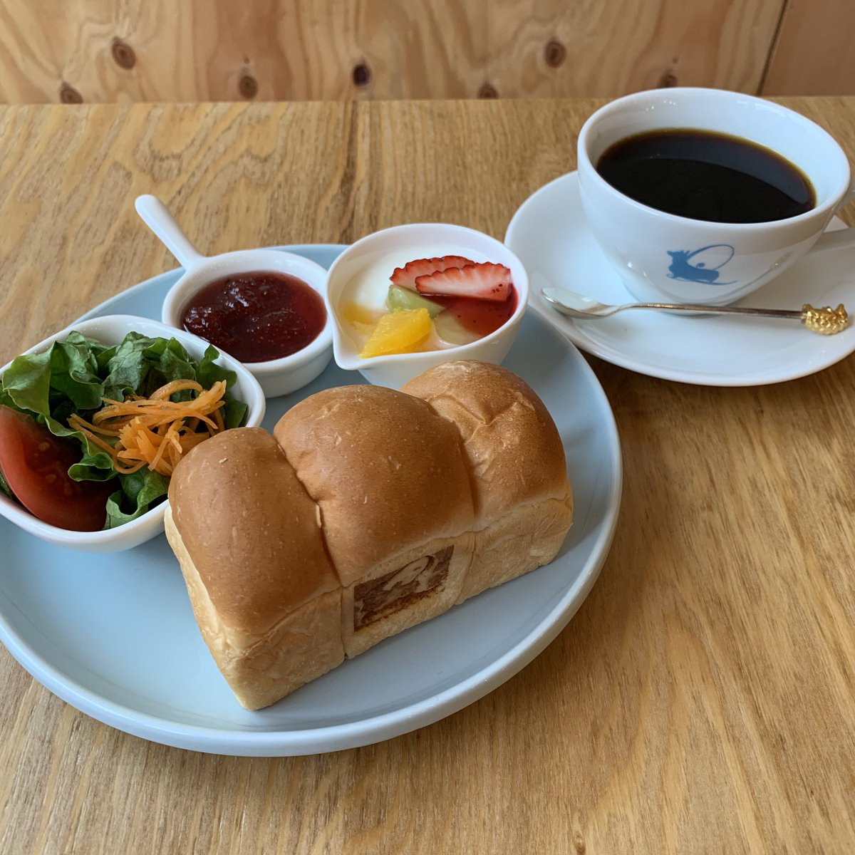 Cafe De Lyon Bleu Cafedelyonbleu Twitter