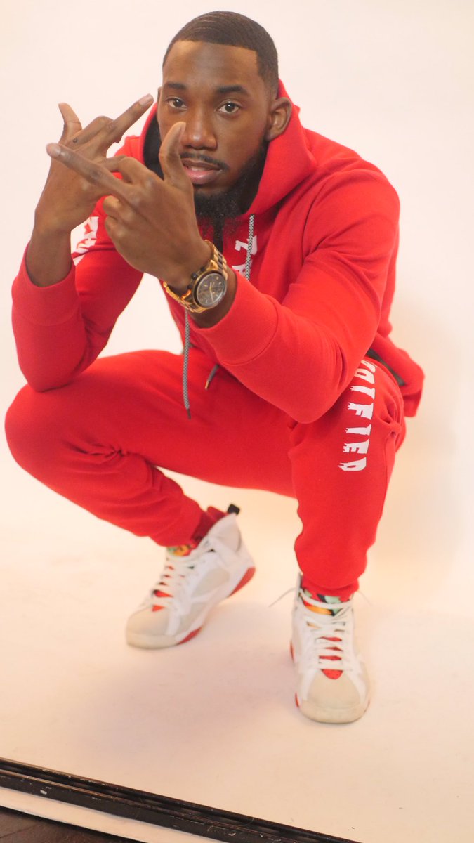 YoungRiggady's tweet photo. 📸😵Photoshoot Ready😮📸 Outfit: @zhurdified
Photos By:
@kb_michaelz
@zombie_ready_pro
#ZRPromo
#Zombietography
#dmv #maryland #zoobaby #photography #photoshoot #dmvartist #kentland #BlackExcellence https://t.co/c23txR8GKF