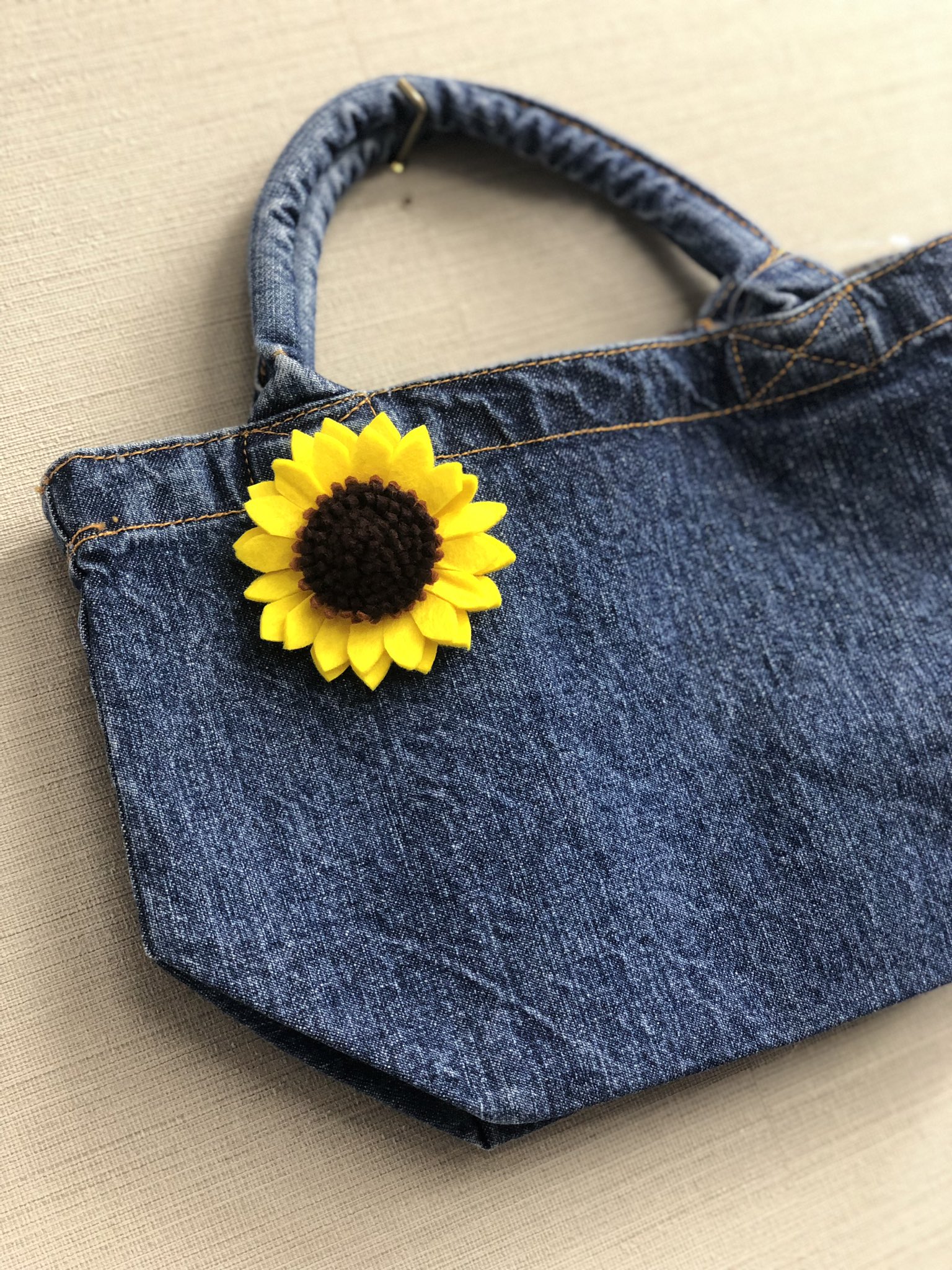 サンフェルト公式 プレゼントキャンペーン7 7まで V Twitter 手芸センタードリーム 岡山手作りフェア サンフェルト も出展します ミニーフェルトでひまわりブローチを作ろう 大人気 Pienisieni 先生のレシピを参考に 小さなお子様も作れる貼る