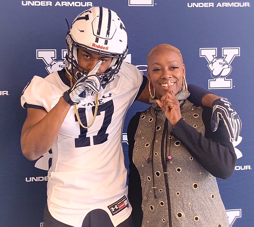 Had an amazing time at Yale 🙌🏾 🔵⚪️ seriously got to bond with <a href="/TonyRenoYale/">Tony Reno</a> 😂 and was great to see coach <a href="/ArtAsselta/">Artie Asselta</a> and @Yale_Stevens again. Thankyou for the invite 🙏🏾 #GoBulldogs