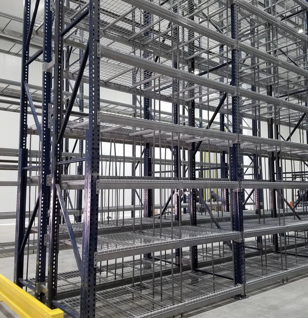 STARRACK_INC's tweet photo. We like to share some of recent projects We did in Southern CA #starrack #starrackinc #warehouse #racks #conveyors 💪🔛🔝💯💪 https://t.co/EGn8bG0LbN
