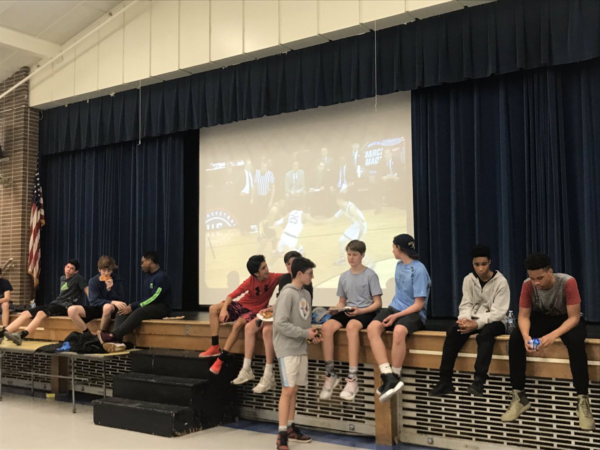 Carrelhasclass's tweet photo. Friday night at the Ridge!! @BerkowitzRRMS https://t.co/60HpXONNuA