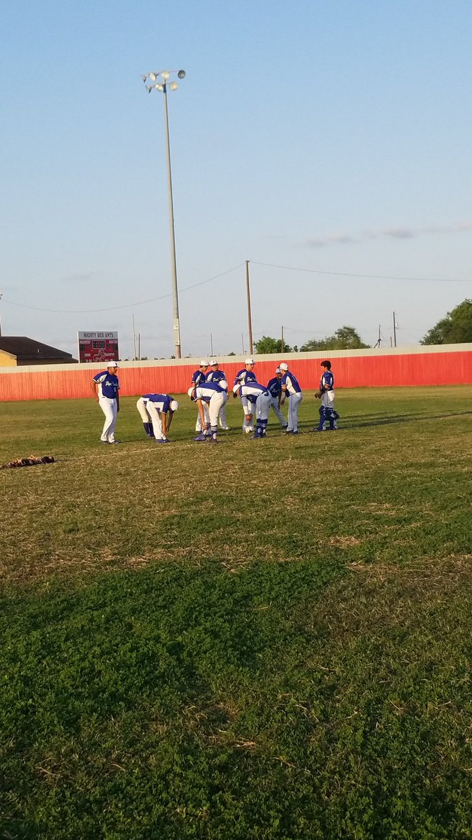TarponBaseball1's tweet photo. Varsity boys getting ready for their district game vs Progreso!!!
#tarponbaseball #fawcity https://t.co/7rDALKre2x