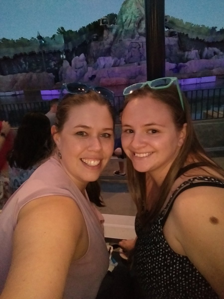 DCP_Jessica's tweet photo. #castmemberperks #DisneyPrograms #fantasmic https://t.co/V7nOMAwt9X