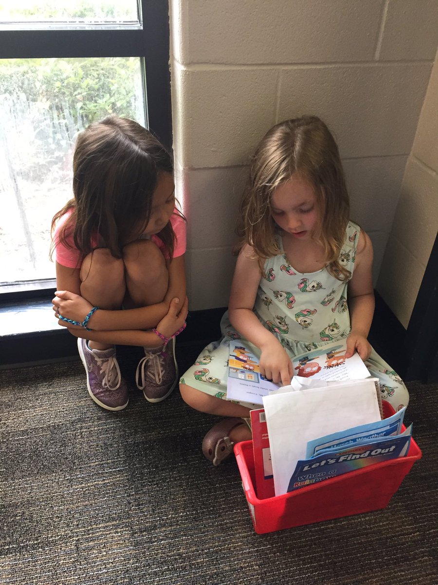 We ❤️ our 3rd grade reading buddies!@HumbleISD_EGE