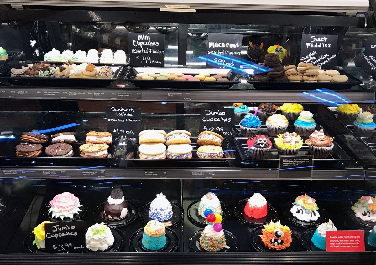 AmieKranz's tweet photo. T1352 is showing off some bright spring colors in their Sweet Shop case! #embracethecase #gosales #proudFBC #t1352 #d101 @Dana_Schleicher @tclingman929 @choffmann1209 @TodMiller0925 @PetzoldAshley https://t.co/2ptbmfRlgA