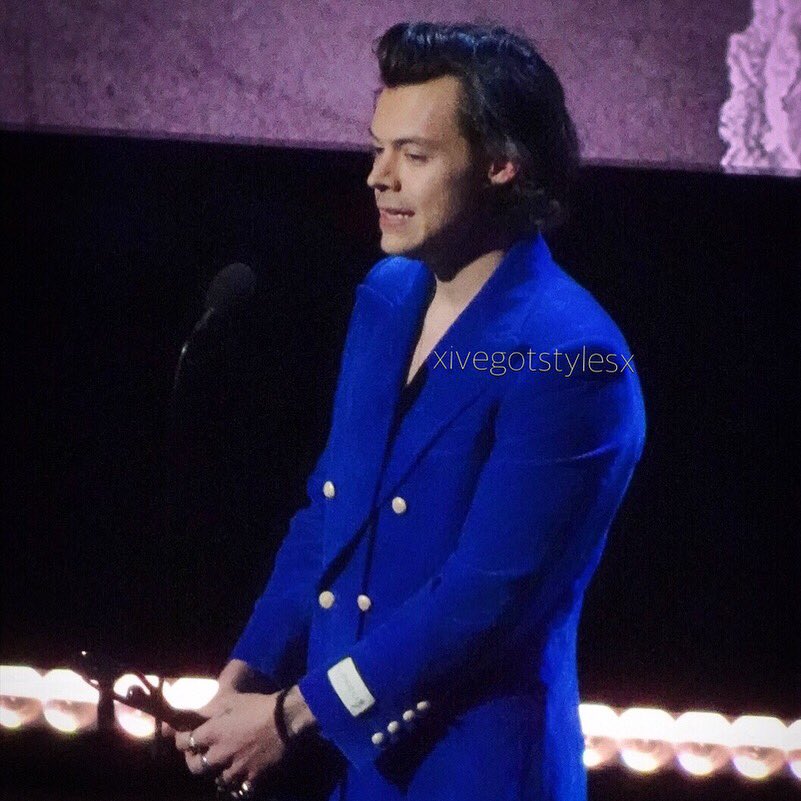 xivegotstylesx's tweet photo. I’m tweeting from my grave... #mypic #harrysty #RockAndRollHallOfFame https://t.co/LIHosY0cNX