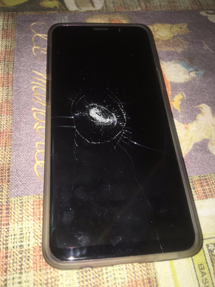 Piligiannelli's tweet photo. rt o se te rompe el celular como a la boluda de mi prima https://t.co/GWwkEdb1nL